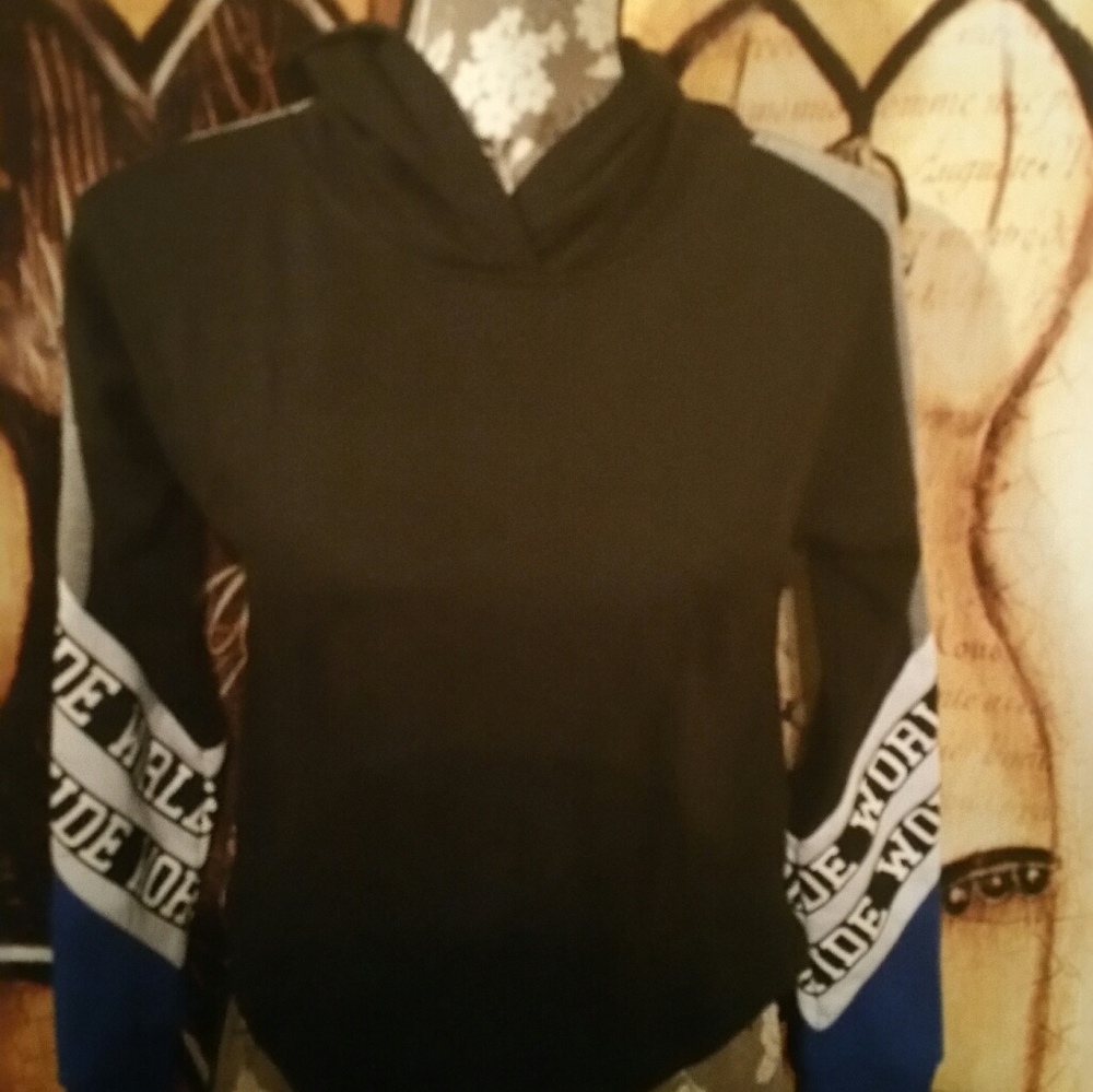 No boundaries hoodie sz sm